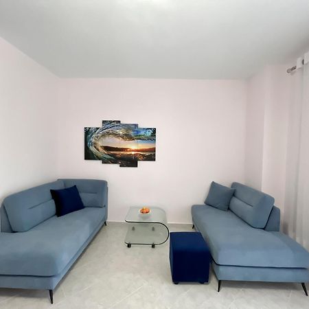 Vlorë Beachfront With Hotel Facilities מראה חיצוני תמונה