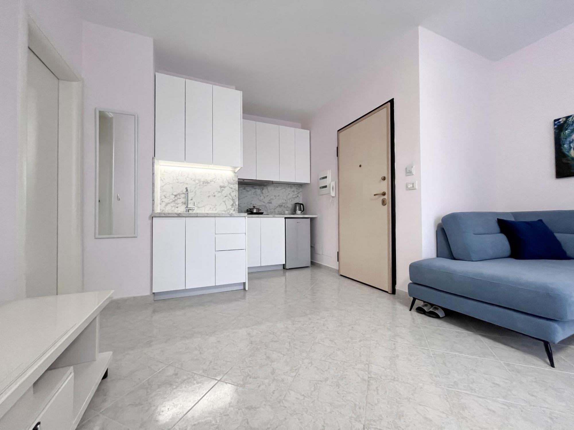 Vlorë Beachfront With Hotel Facilities מראה חיצוני תמונה